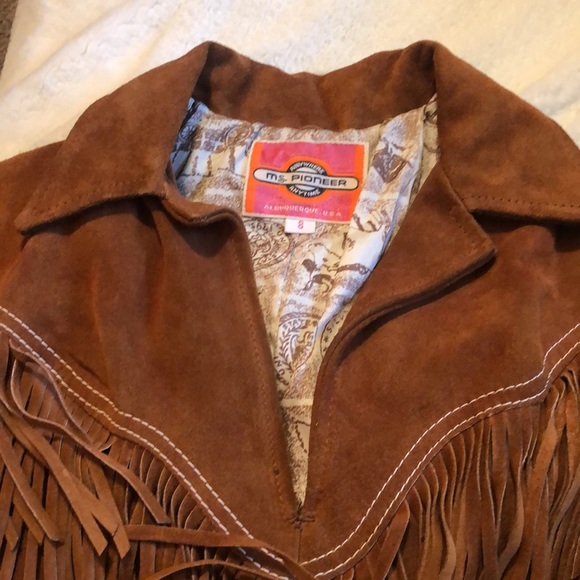 Vintage Leather pull over jacket with tassels - Picture 8 of 9